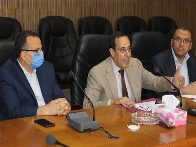 محافظ شمال سيناء يتابع تنفيذ الإجراءات الاحترازية خلال أيام العيد