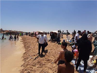 تجمعات على الشواطئ خلال أيام العيد بالمخالفة لقرارات مجلس الوزراء