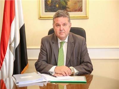 وزير قطاع الأعمال العام يستعرض استراتيجية تطوير «مصر الجديدة للاسكان والتعمير»