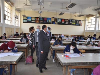 جامعة حلوان تعلن شروط القبول ببرنامج BIS بكلية التجارة وإدارة الأعمال 