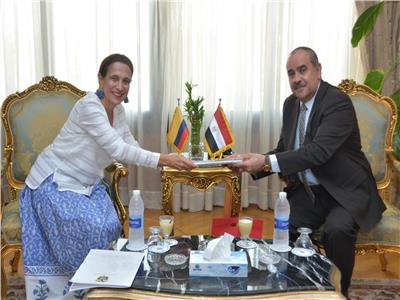 وزير الطيران يلتقى سفيرة دولة كولومبيا بالقاهرة لبحث تنشيط السياحة