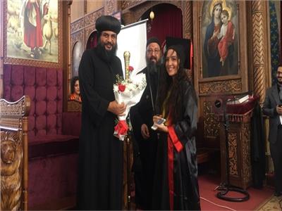 أسقف كنائس البحر الأحمر يكرم المتفوقين بالثانوية العامة