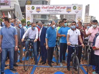 وزير الرياضة ومحافظ الشرقية يشاركان في ماراثون دراجات