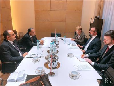 ‪ لقاء مساعد وزير الخارجية للشئون الأوروبية مع المسئولين البولنديين بوارسو‬