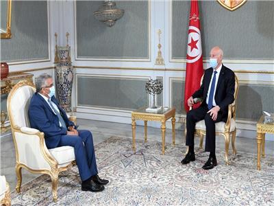الرئيس التونسي قيس سعيد ووزير العدل محمد بوستة