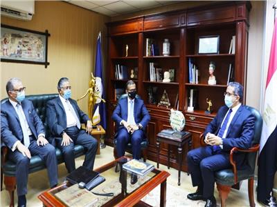 الوزير مع نادر الببلاوي و احمد الوصيف و ماجد فوزي 