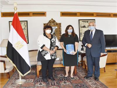 وزيرة الثقافة تستقبل حفيدة عبد السلام عارف ثانى رئيس لجمهورية العراق