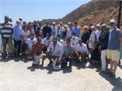 وزير السياحة في رحلة بحرية في  شرم الشيخ بصاحبة 30  سفير اجنبي 