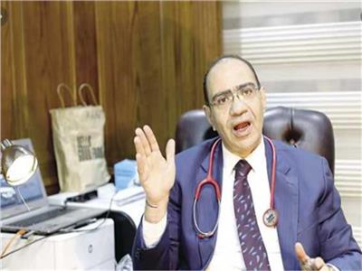 الدكتور حسام حسني رئيس اللجنة العلمية لمكافحة كورونا بوزارة الصحة