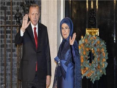 أردوغان وزوجته أمينة