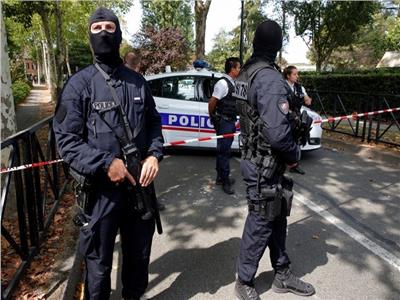 العشرات يهاجمون مركزا للشرطة في إحدى ضواحي باريس