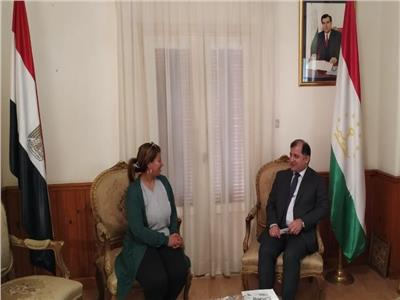 سفير طاجيكستان مع محررة بوابة أخبار اليوم