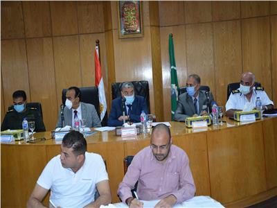 محافظ المنيا يبحث استعدادات العام الدراسي الجديد خلال اجتماع المجلس التنفيذي  