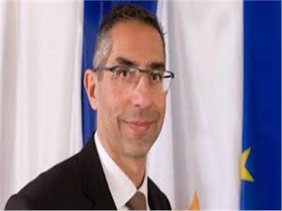 وزير الدفاع القبرصي خارالامبوس بيتريدس