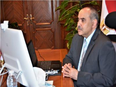  الطيار محمد منار وزير الطيران المدني 