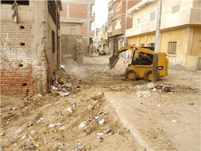 رفع القمامة والمخلفات وصيانة الكهرباء لمركز ومدينة ابوصوير