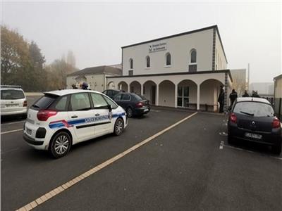 مجهول يضرم النار في مسجد بمدينة «شاتودون» الفرنسية