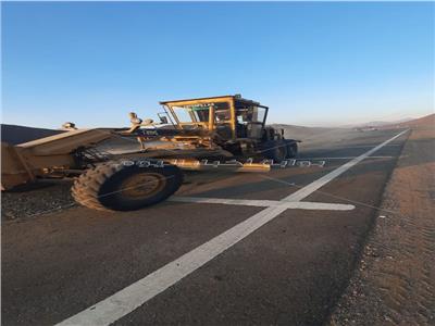 المغربي  إصلاح طريق "سفاجا - سوهاج" ومازال مغلق بسبب سوء الأحوال الجوية