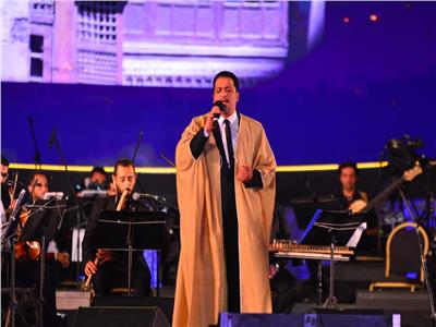 علي الهلباوي يُبهر جمهور مسرح النافورة بمهرجان الموسيقى العربية  