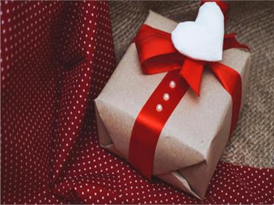 7 هدايا تُفضلها المرأة في عيد الحب