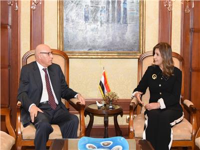 وزيرة الهجرة تستقبل الأمين العام المساعد للجامعة العربية