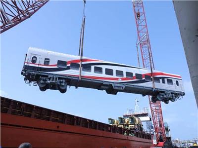 تنزيل 17 عربة قطارات «روسية» جديدة بميناء الإسكندرية