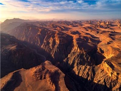 شق عميق يصبح أهم مزار سياحي في السعودية