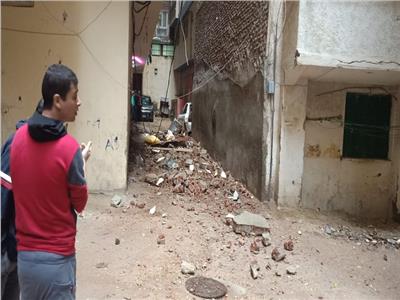 انهيار سور مبنى على عقار مجاور في الإسكندرية