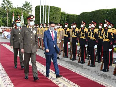 وزير الدفاع   يلتقى نظيره العراقي
