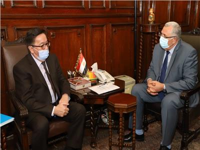 جانب من لقاء  وزير الزراعة مع  سفير  كازاخستان في القاهرة