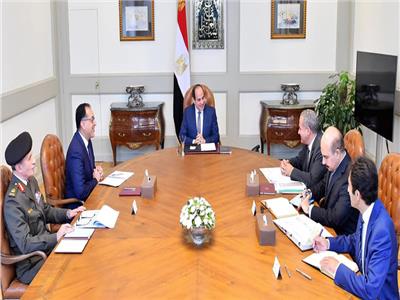 الرئيس السيسي يجتمع مع رئيس مجلس الوزراء والدكتور علي المصيلحي