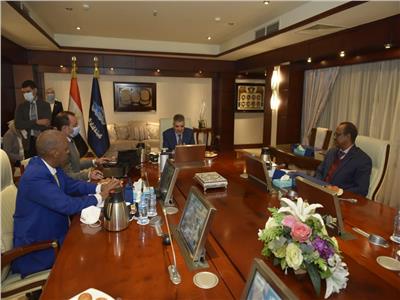 الفريق أسامة ربيع يلتقي سفير جيبوتي 