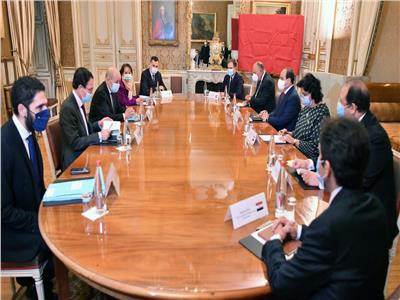 الرئيس خلال الإجتماع مع وزير الخارجية الفرنسي
