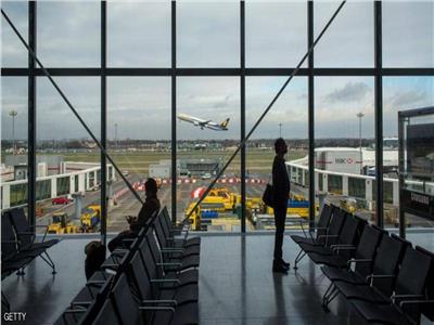 بعد توافر لقاح كورونا.. هل سيتم تغيير الإجراءات الاحترازية بالمطارات؟