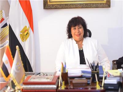 الدكتورة ايناس عبد الدايم وزيرة الثقافة 