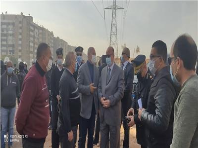 محافظ القاهرة يتفقد أعمال إزالة عزبة الهجانة