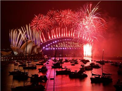 أستراليا تستقبل العام الجديد بألعاب نارية 