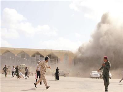 لحظة وقوع الانفجار فى مطار عدن 
