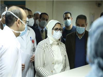 الدكتورة هالة زايد وزيرة الصحة تتفقد مستشفى الشيخ زايد