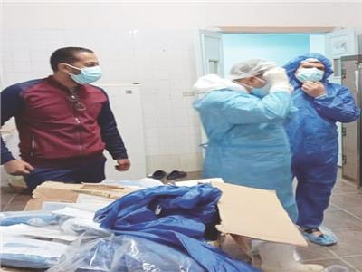 الفريق الطبى بعد إجراء العملية لمريضة «كورونا» بسيناء