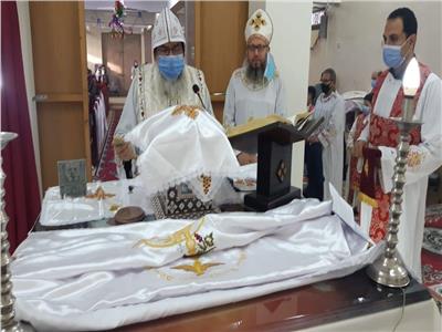 الأنبا مكاريوس الأسقف العام لإيبارشية المنيا وأبوقرقاص