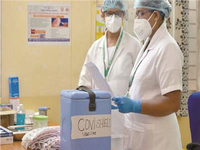 بدء عمليات تلقيح الطواقم الطبية فى مستشفى بنغالور فى جنوب الهند 