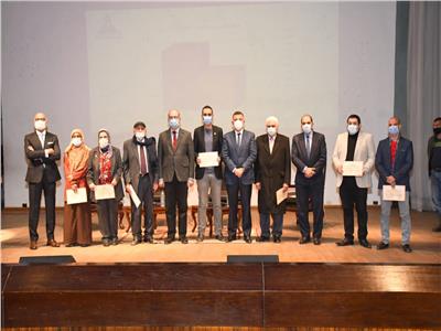 تكريم 117 عضو هيئة تدريس بجامعة عين شمس