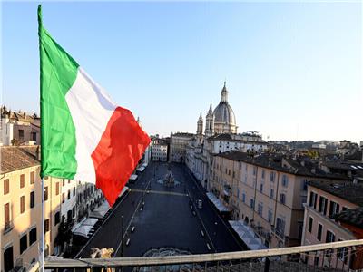 إيطاليا تسجل انخفاضا لمؤشري الإصابات والوفيات الجديدة بكورونا