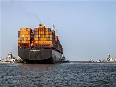 تداول 19 سفينة حاويات وبضائع عامة بميناء دمياط
