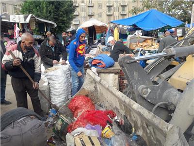 إزالة الباعة الجائلين بميدان محطة مصر وسط الإسكندرية