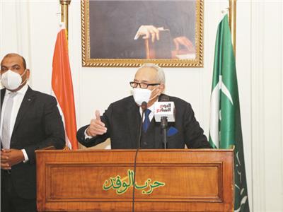  بهاء أبوشقة رئيس حزب الوفد أثناء المؤتمر الذى أعلن خلاله عن فصل عدد من أعضاء الحزب
