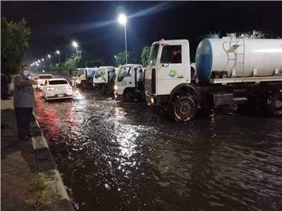 رئيس مياه القناة: مستمرون في إزالة أثار الأمطار من المناطق المنخفضة