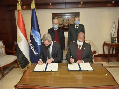 مراسم توقيع اتفاقية المساهمين لتفعيل الشراكة بين شركة القناة للحبال ومنتجات الألياف الطبيعية