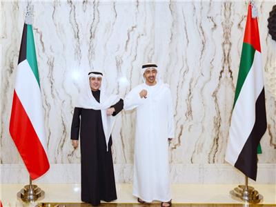  وزير الخارجية الإماراتي مع نظيره الكويتي